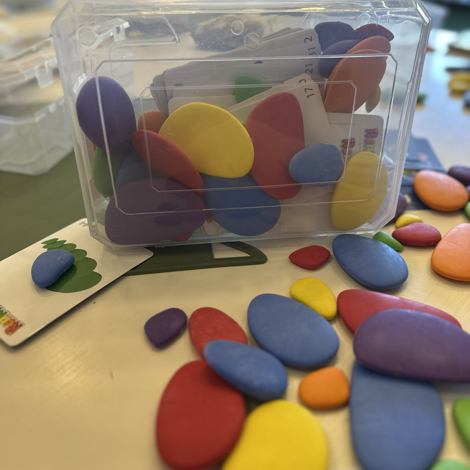 Renkli Denge Taşları | Açık Uçlu Oyun & Duyusal Oyun Seti